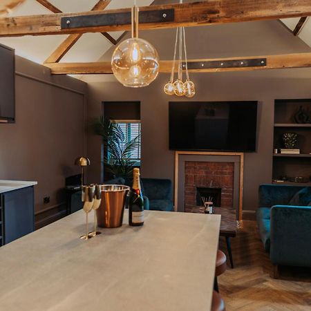 Magistrates Penthouse Suite - Town Centre Apartments With Spa Morpeth Exterior foto